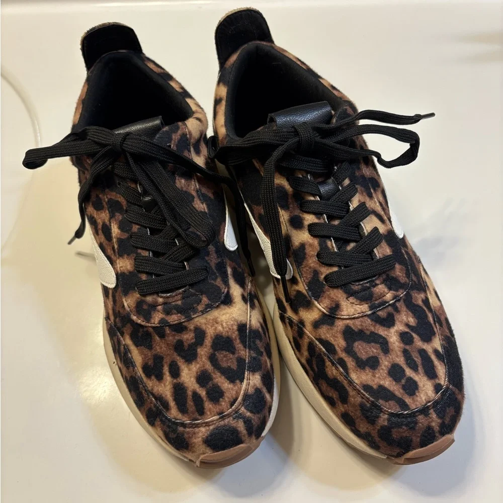 Dolce Vita Leopard Print Sneakers, size 10 - Picture 3 of 7